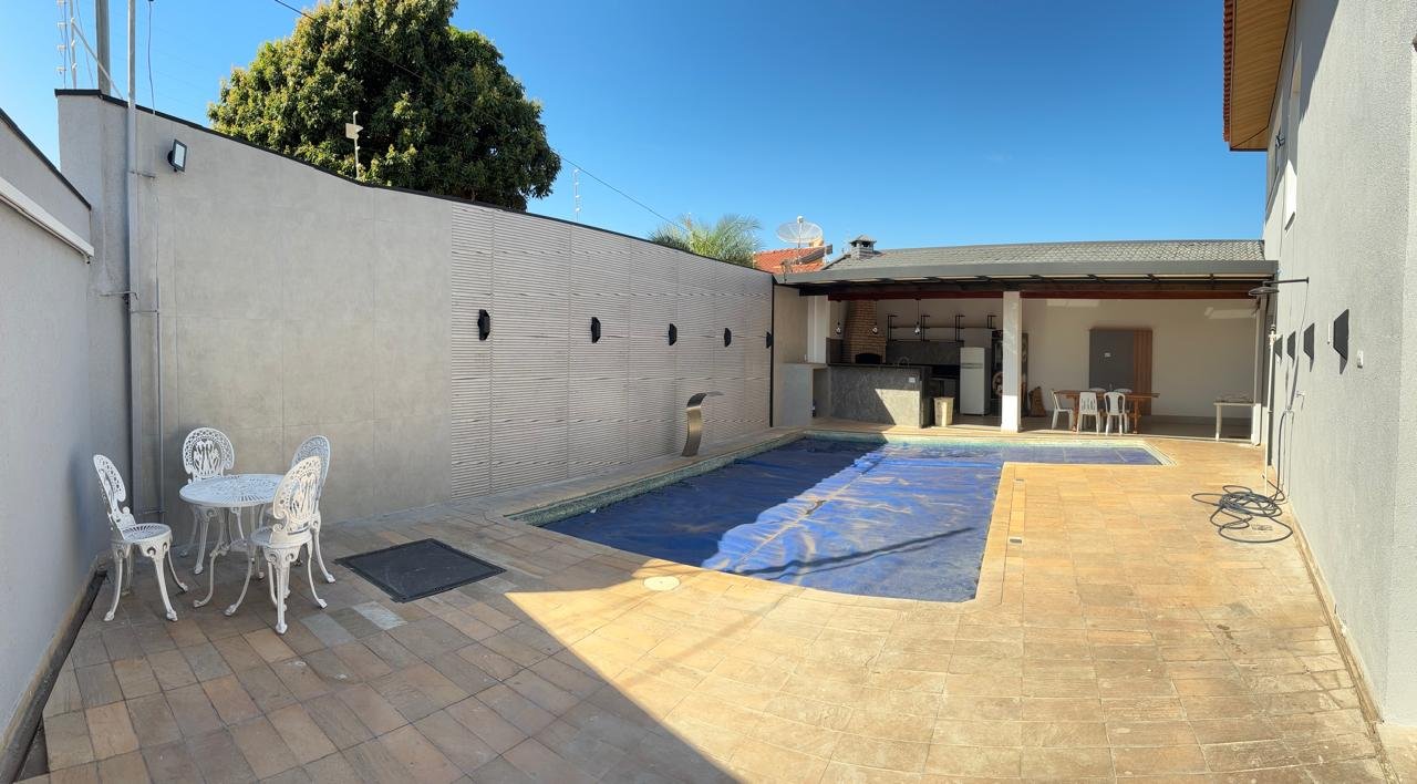 Área de Convivência com Piscina, Solário e Espaço Gourmet
